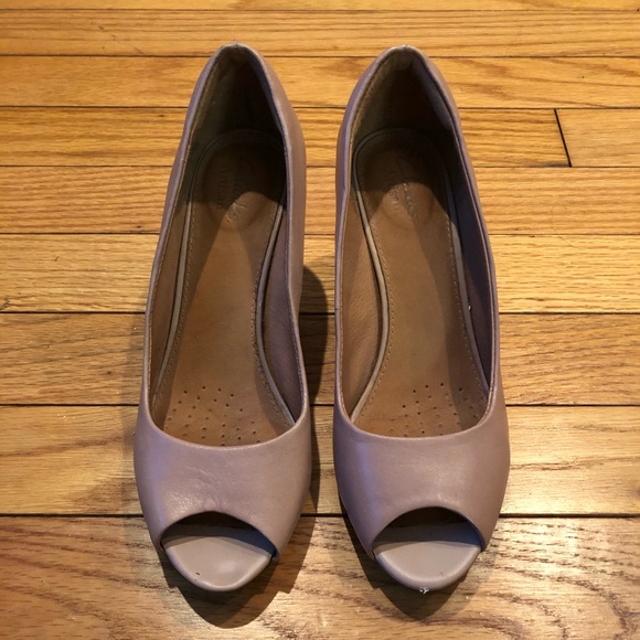 clarks kitten heels